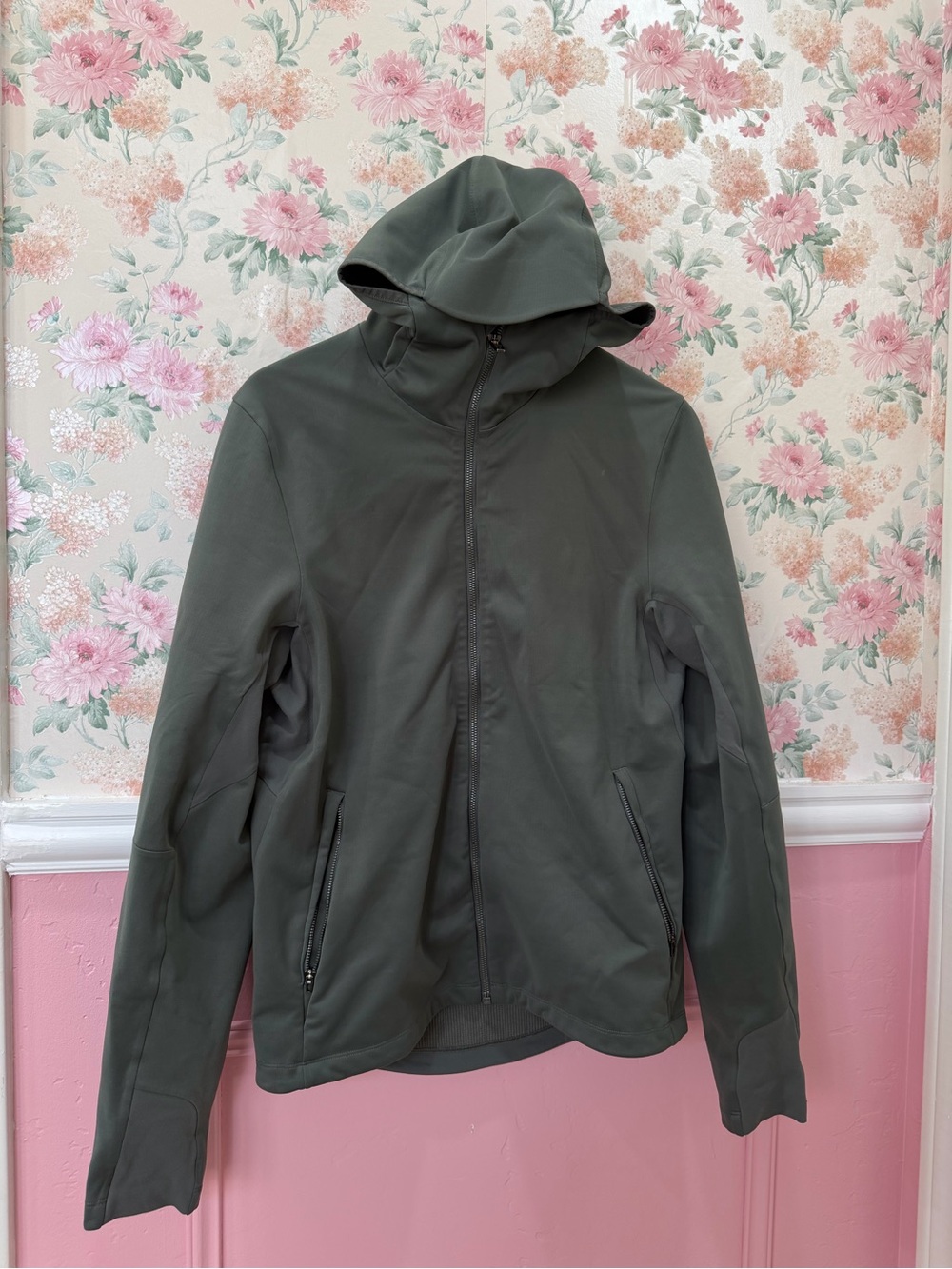 lululemon athletica Olive Green Hooded Windbreaker Jacket